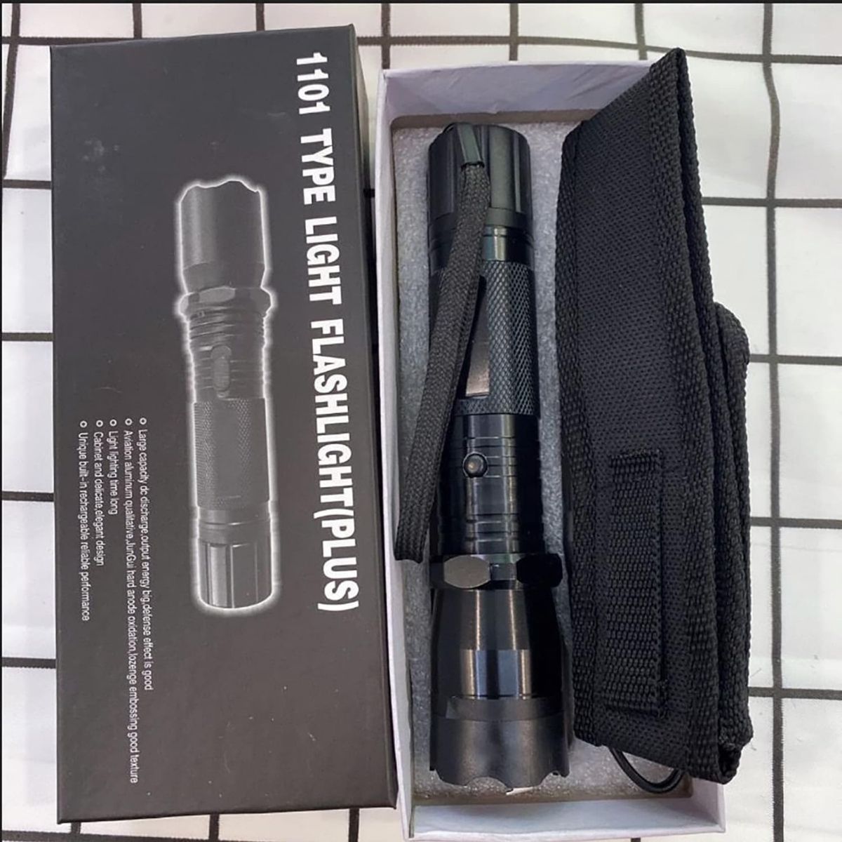 SecureSpark™ - Súper Linterna con Función Taser